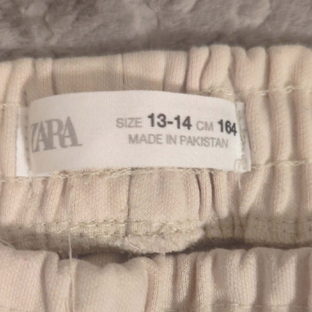 Zara boy's Off-White Jogger Pants - Picture 2 of 4